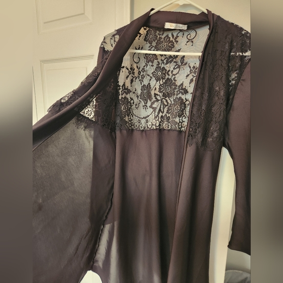 Lace and satin robe - medium - Picture 4 of 4